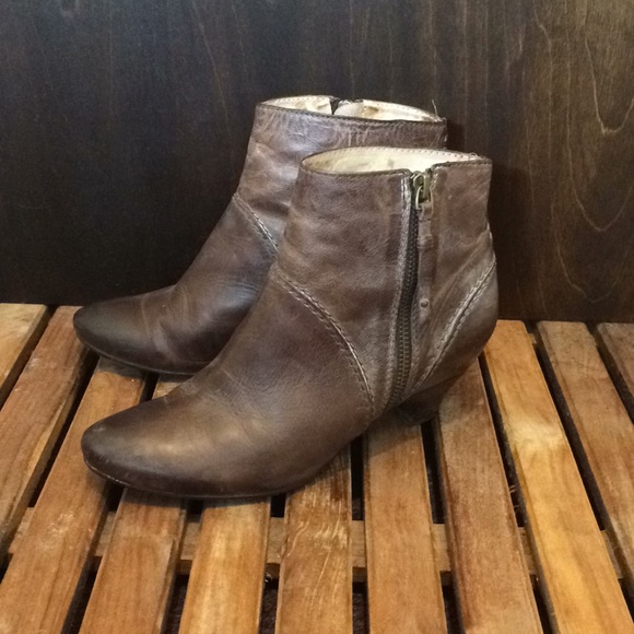 frye steffi zip bootie
